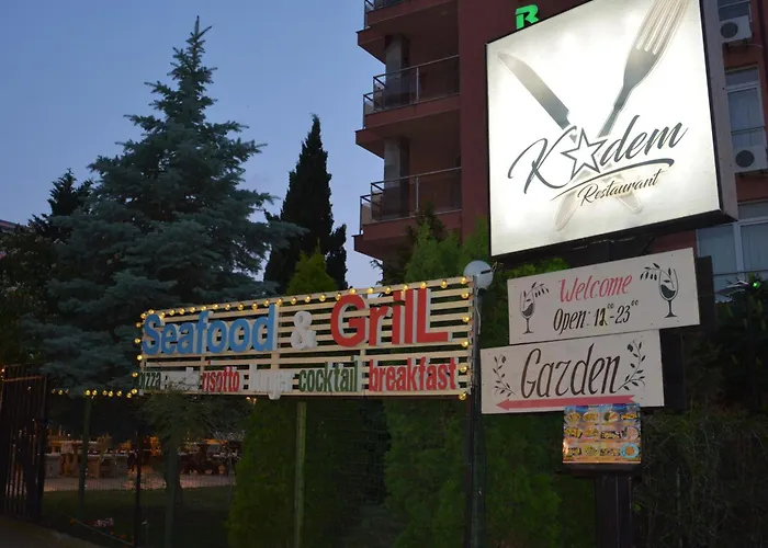 Rainbow 2 Complex 3* 阳光海滩