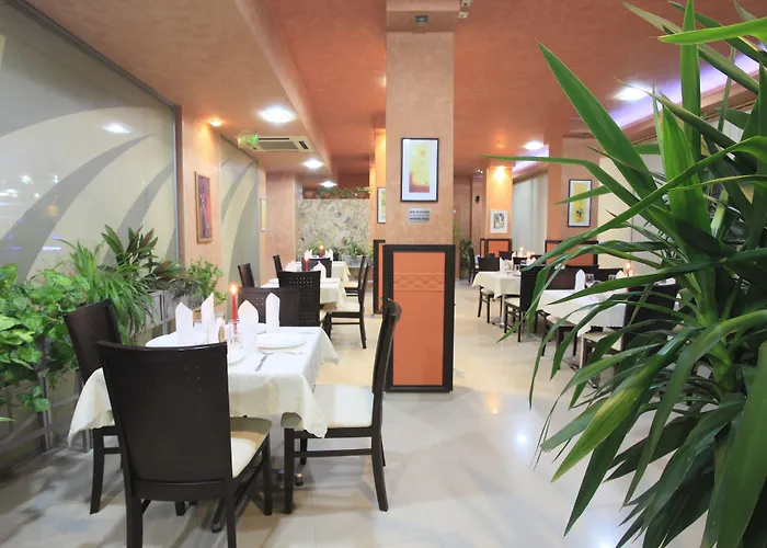 Rainbow 2 Complex 3*